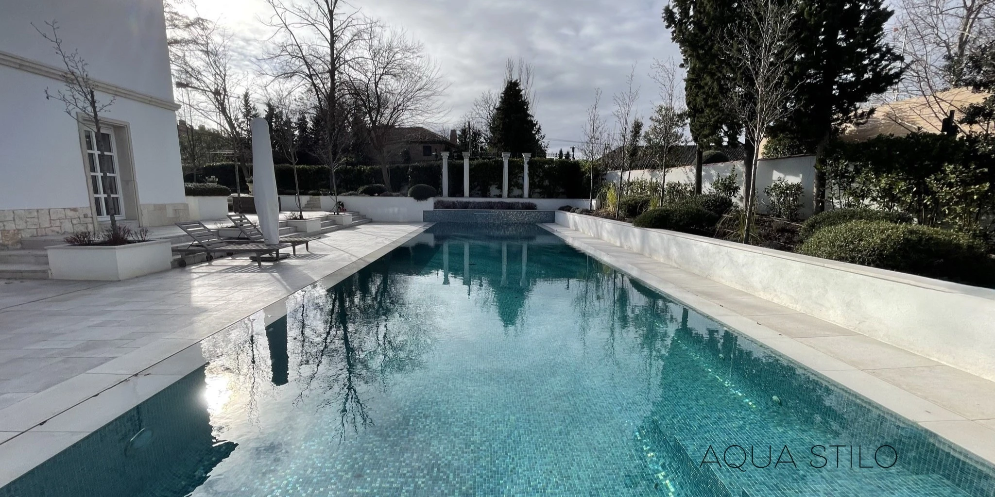 yvonne IMG_9025 ret - portada - aqua